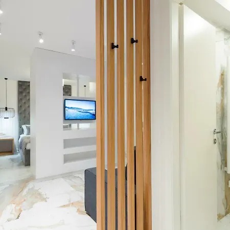 Πανσιόν Royal Luxury 4*
