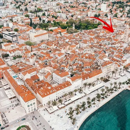 Royal Luxury Πανσιόν Σπλιτ