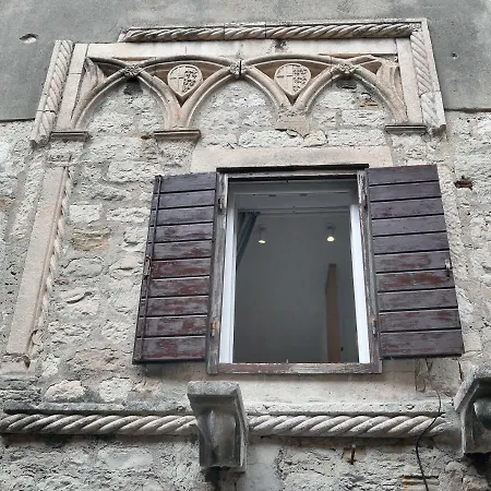 Royal Luxury Гостьовий будинок