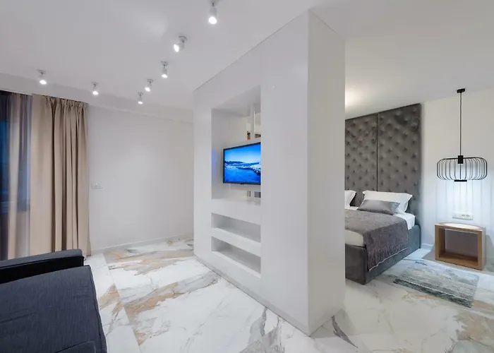 Royal Luxury 4* Split